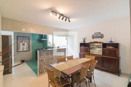 Casa à venda com 217m², 3 quartos e 4 vagasCopa