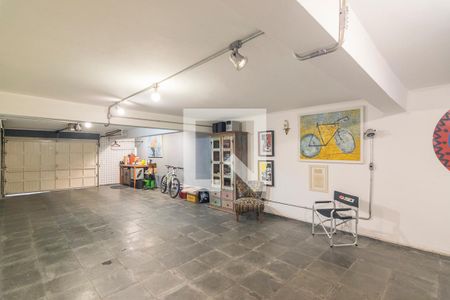 Casa à venda com 217m², 3 quartos e 4 vagasGaragem