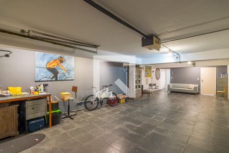Casa à venda com 217m², 3 quartos e 4 vagasGaragem