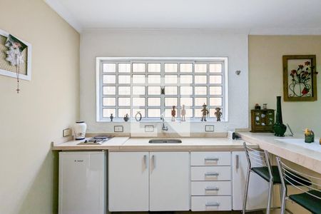 Casa à venda com 190m², 5 quartos e 3 vagas Casa à venda com 190m², 5 quartos e 3 vagasCopa