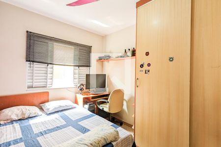 Casa à venda com 190m², 5 quartos e 3 vagas Casa à venda com 190m², 5 quartos e 3 vagasQuarto 5