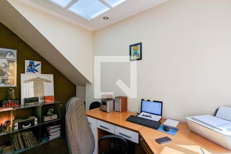 Casa à venda com 190m², 5 quartos e 3 vagas Casa à venda com 190m², 5 quartos e 3 vagasHome office