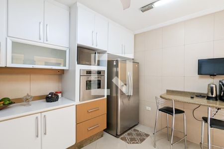 Casa à venda com 190m², 5 quartos e 3 vagas Casa à venda com 190m², 5 quartos e 3 vagasCozinha