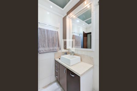 Casa à venda com 190m², 5 quartos e 3 vagas Casa à venda com 190m², 5 quartos e 3 vagasBanheiro