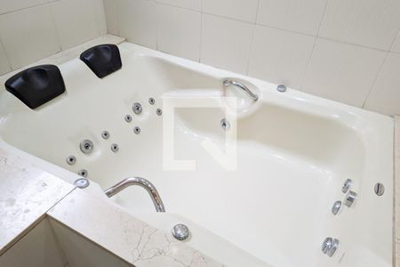 Casa à venda com 190m², 5 quartos e 3 vagas Casa à venda com 190m², 5 quartos e 3 vagasBanheiro