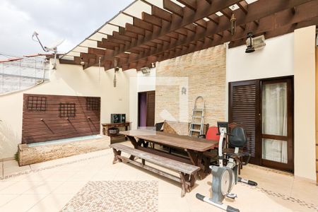 Casa à venda com 190m², 5 quartos e 3 vagas Casa à venda com 190m², 5 quartos e 3 vagasVaranda