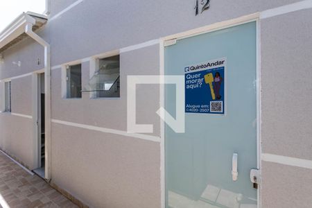 Plaquinha - Entrada de kitnet/studio para alugar com 1 quarto, 18m² em Vila Brasileira, Mogi das Cruzes