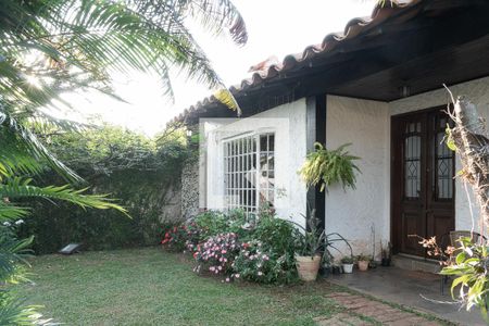 Casa à venda com 350m², 4 quartos e 7 vagasÁrea Externa