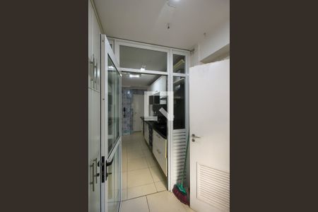 Apartamento para alugar com 136m², 3 quartos e 2 vagas Apartamento para alugar com 136m², 3 quartos e 2 vagasÁrea de Serviço