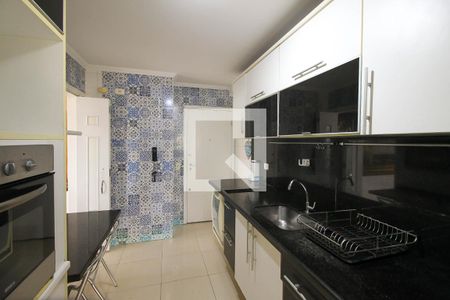 Apartamento para alugar com 136m², 3 quartos e 2 vagas Apartamento para alugar com 136m², 3 quartos e 2 vagasCozinha