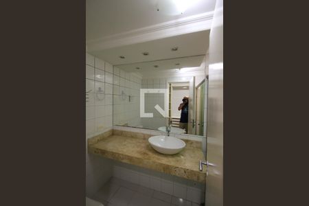 Apartamento para alugar com 136m², 3 quartos e 2 vagas Apartamento para alugar com 136m², 3 quartos e 2 vagasBanheiro da Suíte