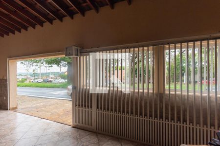 Casa à venda com 180m², 2 quartos e 2 vagas Casa à venda com 180m², 2 quartos e 2 vagasGaragem