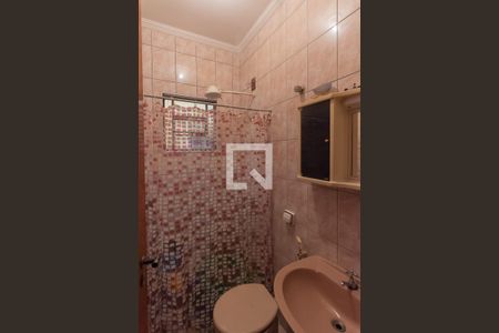 Casa à venda com 180m², 2 quartos e 2 vagas Casa à venda com 180m², 2 quartos e 2 vagasBanheiro de Serviço