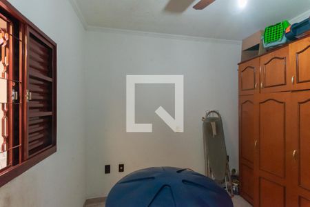 Casa à venda com 180m², 2 quartos e 2 vagas Casa à venda com 180m², 2 quartos e 2 vagasQuarto de Serviço