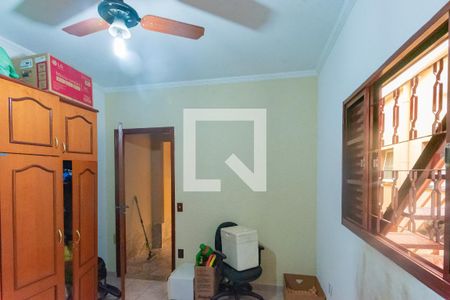 Casa à venda com 180m², 2 quartos e 2 vagas Casa à venda com 180m², 2 quartos e 2 vagasQuarto de Serviço