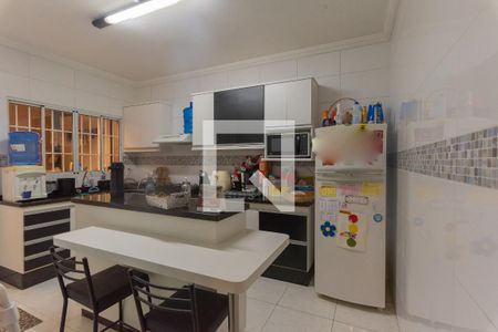 Casa à venda com 180m², 2 quartos e 2 vagas Casa à venda com 180m², 2 quartos e 2 vagasCozinha