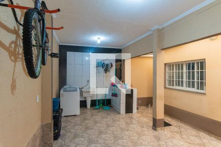 Casa à venda com 180m², 2 quartos e 2 vagas Casa à venda com 180m², 2 quartos e 2 vagasÁrea de Serviço