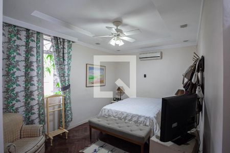 Casa à venda com 386m², 9 quartos e 4 vagasSuíte