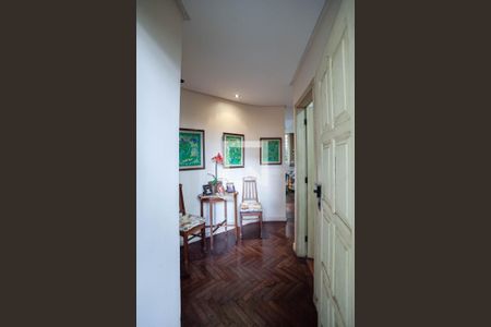 Casa à venda com 386m², 9 quartos e 4 vagasEntrada