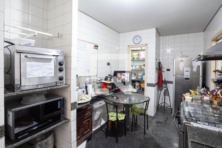 Casa à venda com 386m², 9 quartos e 4 vagasCozinha