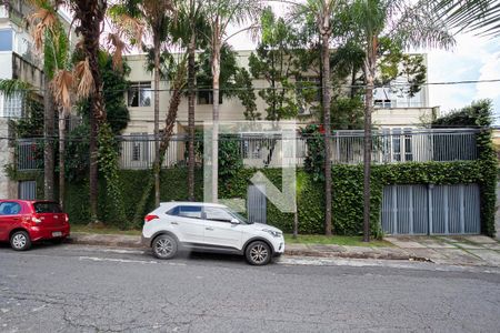 Casa à venda com 386m², 9 quartos e 4 vagasFachada
