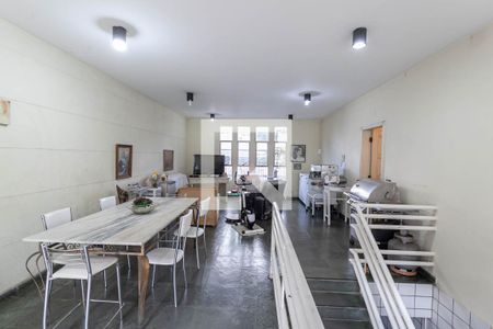 Casa à venda com 386m², 9 quartos e 4 vagasVaranda