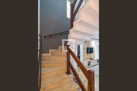 Escada de casa à venda com 3 quartos, 173m² em Parque Oratorio, Santo André