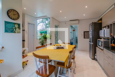 Casa à venda com 120m², 3 quartos e 2 vagasCozinha