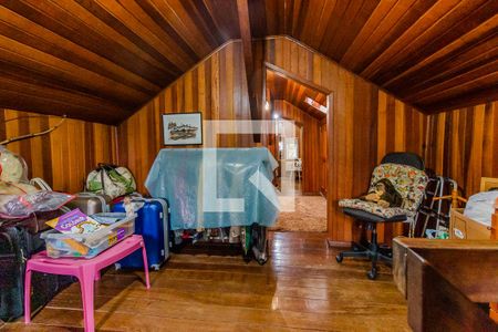 Casa à venda com 120m², 3 quartos e 2 vagasSotão