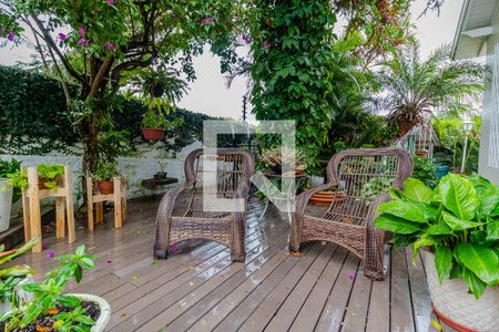 Casa à venda com 120m², 3 quartos e 2 vagasQuintal