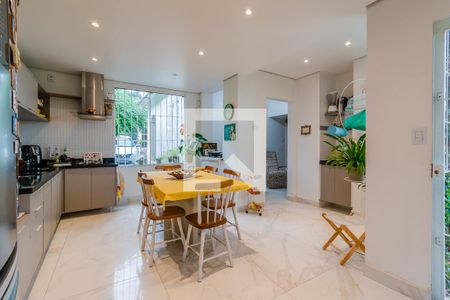 Casa à venda com 120m², 3 quartos e 2 vagasCozinha