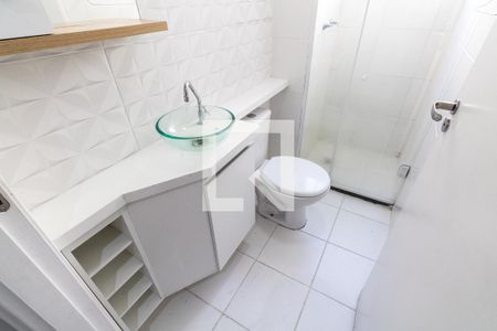 Banheiro de apartamento para alugar com 2 quartos, 45m² em Campo Grande, Rio de Janeiro