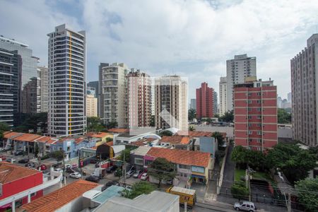 Vista de apartamento à venda com 3 quartos, 90m² em Vila Olímpia, São Paulo