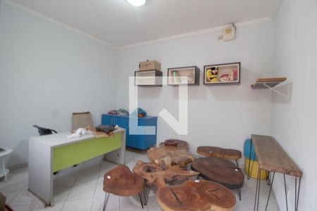 Casa para alugar com 360m², 4 quartos e 4 vagasQuarto fundos