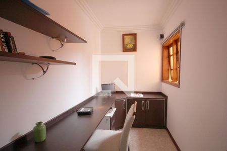 Casa para alugar com 360m², 4 quartos e 4 vagasEscritório