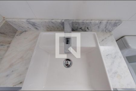 Apartamento à venda com 72m², 2 quartos e 2 vagasBanheiro suíte 2