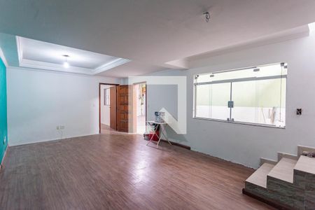 Sala de casa à venda com 4 quartos, 220m² em São João Clímaco, São Paulo