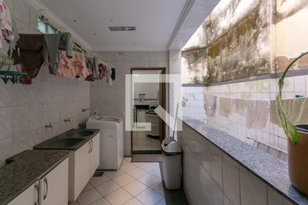Casa à venda com 293m², 3 quartos e 4 vagasÁrea de Serviço
