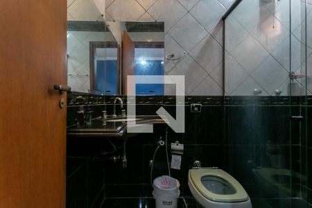 Casa à venda com 293m², 3 quartos e 4 vagasBanheiro da Suíte 2