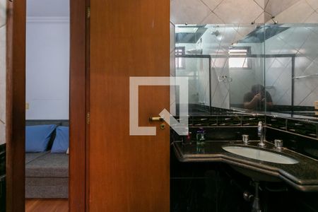 Casa à venda com 293m², 3 quartos e 4 vagasBanheiro da Suíte 2