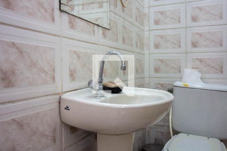 Casa à venda com 200m², 3 quartos e sem vaga Casa à venda com 200m², 3 quartos e sem vagaBanheiro Social 1