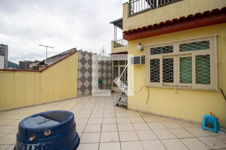 Casa à venda com 200m², 3 quartos e sem vaga Casa à venda com 200m², 3 quartos e sem vagaTerraço 2