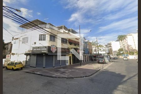 Casa à venda com 200m², 3 quartos e sem vaga Casa à venda com 200m², 3 quartos e sem vagaFachada