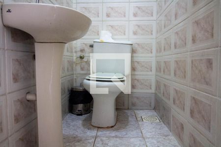 Casa à venda com 200m², 3 quartos e sem vaga Casa à venda com 200m², 3 quartos e sem vagaBanheiro Social 1
