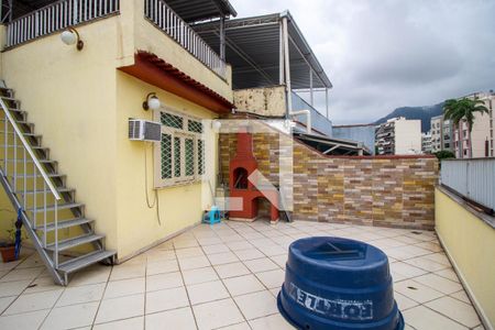 Casa à venda com 200m², 3 quartos e sem vaga Casa à venda com 200m², 3 quartos e sem vagaTerraço 2