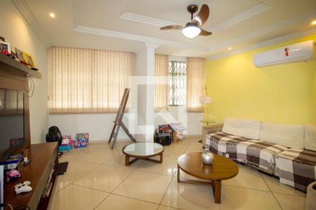 Sala de casa à venda com 3 quartos, 200m² em Tijuca, Rio de Janeiro