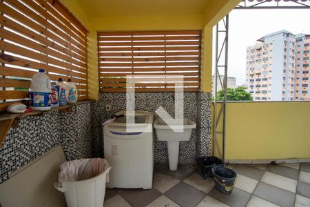 Casa à venda com 200m², 3 quartos e sem vaga Casa à venda com 200m², 3 quartos e sem vagaTerraço 1/Área de Serviço