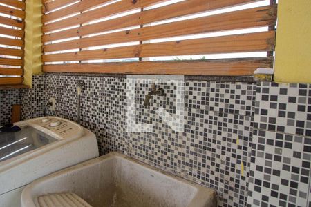 Casa à venda com 200m², 3 quartos e sem vaga Casa à venda com 200m², 3 quartos e sem vagaTerraço 1/Área de Serviço