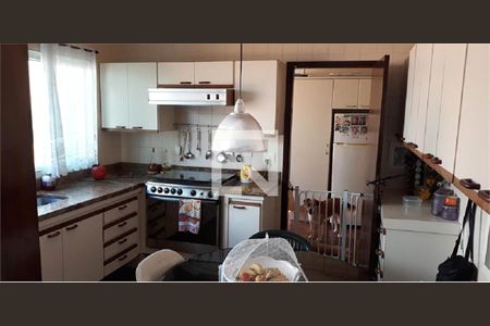 Casa à venda com 4 quartos, 450m² em Vila Rosalia, Guarulhos