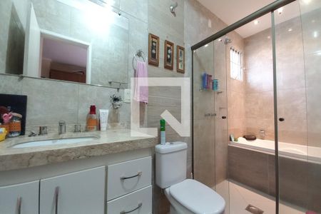 Banheiro da Suíte de casa à venda com 4 quartos, 200m² em Jardim Garcia, Campinas